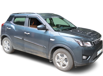 Mahindra XUV300-img